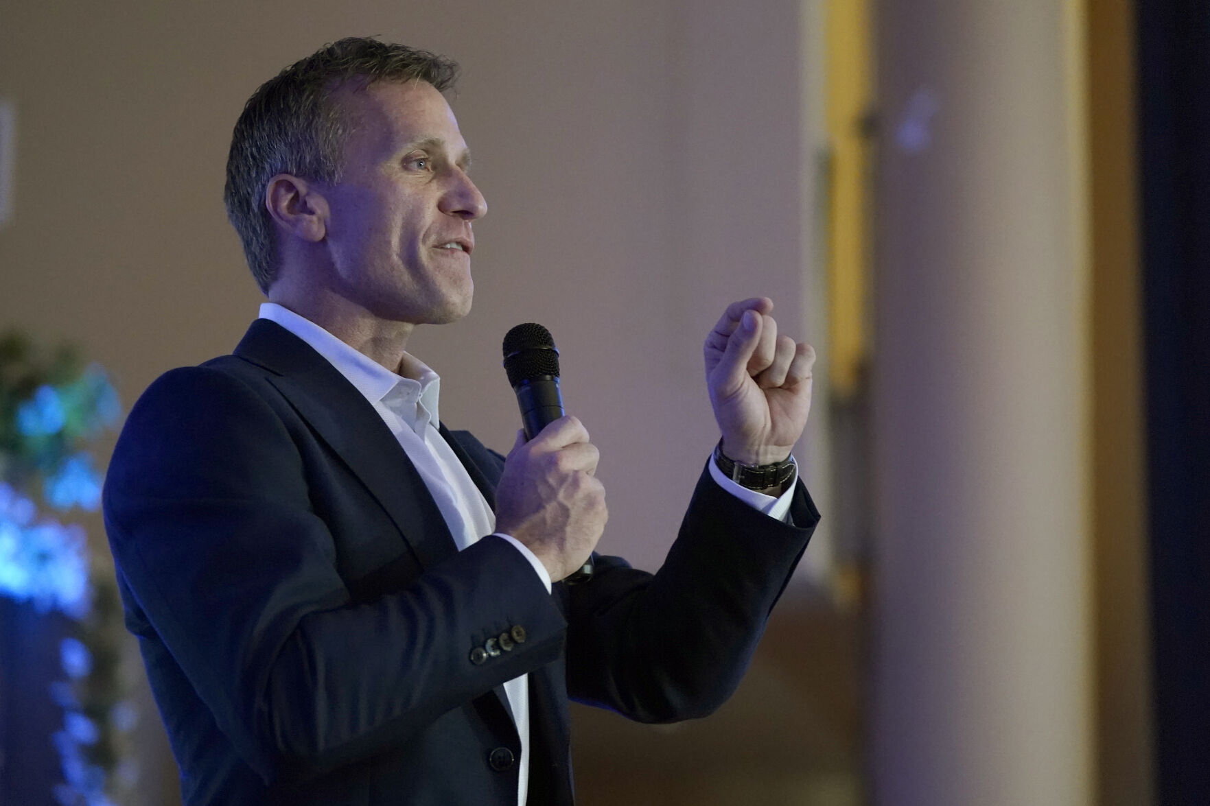 4. Greitens' comeback collapses